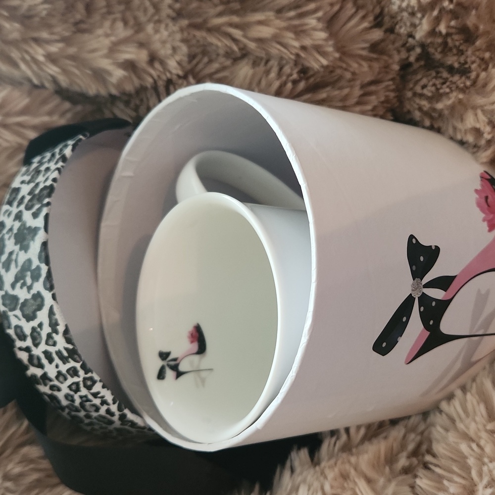 High Heel Design Coffee Cup - Picture 4 of 5